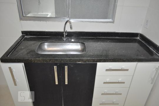 Cozinha de casa de condomínio para alugar com 2 quartos, 51m² em Parada Xv de Novembro, São Paulo
