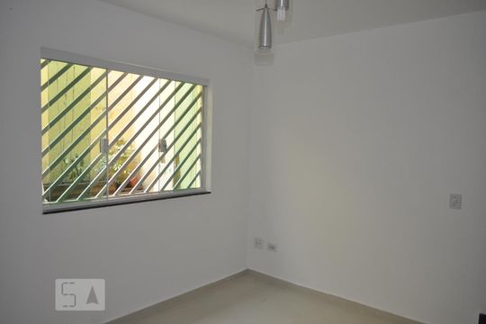 Sala de casa de condomínio para alugar com 2 quartos, 51m² em Parada Xv de Novembro, São Paulo