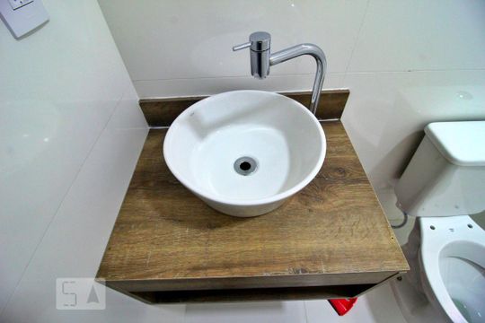 Banheiro de apartamento à venda com 2 quartos, 58m² em Vila Curuçá, Santo André