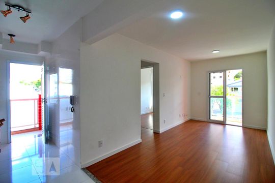 Apartamento à venda com 2 quartos, 58m² em Vila Curuçá, Santo André