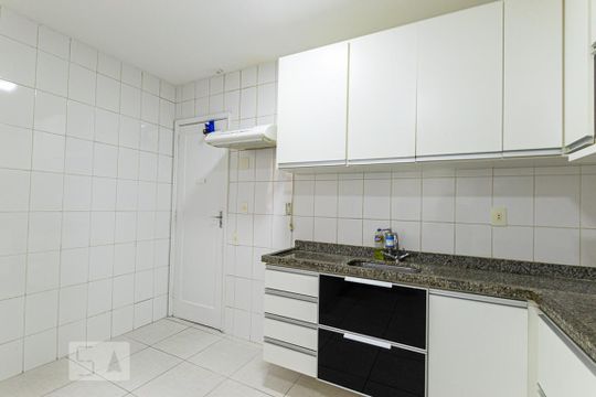 Cozinha de apartamento à venda com 3 quartos, 90m² em Icaraí, Niterói