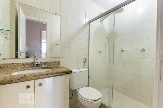 Banheiro Social de apartamento à venda com 3 quartos, 90m² em Icaraí, Niterói