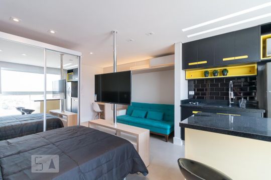 Cozinha e quarto de kitnet/studio para alugar com 1 quarto, 28m² em Centro, Guarulhos