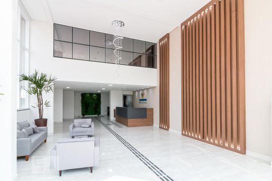 Hall de entrada do prédio de kitnet/studio para alugar com 1 quarto, 28m² em Centro, Guarulhos