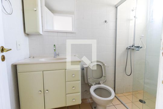 Banheiro  de apartamento para alugar com 2 quartos, 58m² em Jardim Umarizal, São Paulo