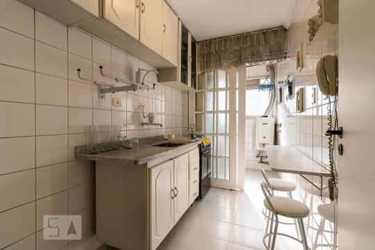 Cozinha de apartamento para alugar com 2 quartos, 60m² em Chácara Califórnia, São Paulo
