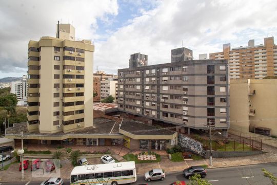 Vista do Quarto 2 de apartamento para alugar com 2 quartos, 82m² em Alto Petrópolis, Porto Alegre