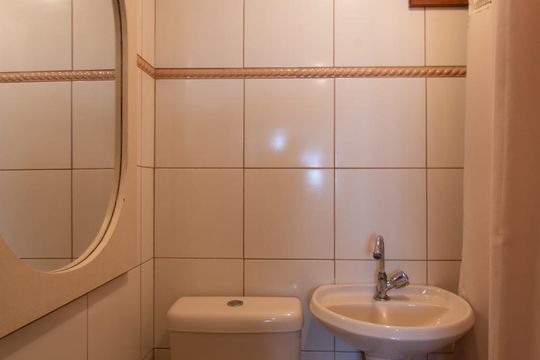 Banheiro do Escritório de apartamento para alugar com 2 quartos, 82m² em Alto Petrópolis, Porto Alegre