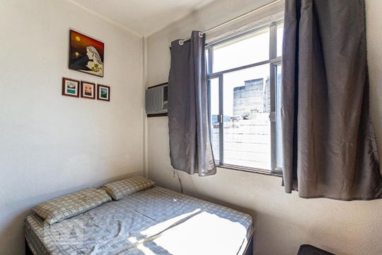 Sala/Quarto de kitnet/studio para alugar com 1 quarto, 33m² em Centro, Niterói