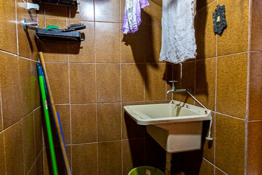Banheiro de kitnet/studio para alugar com 1 quarto, 33m² em Centro, Niterói