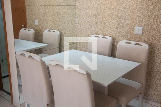 Sala de apartamento à venda com 2 quartos, 52m² em Parada de Lucas, Rio de Janeiro