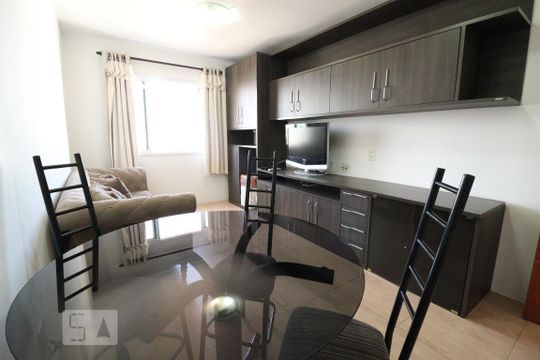 Sala de apartamento para alugar com 1 quarto, 36m² em Aclimação, São Paulo
