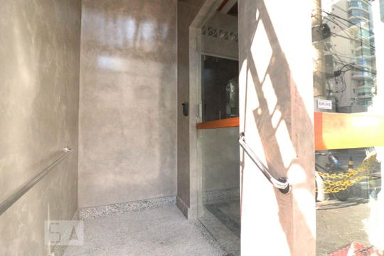 Fachada de apartamento para alugar com 1 quarto, 36m² em Aclimação, São Paulo