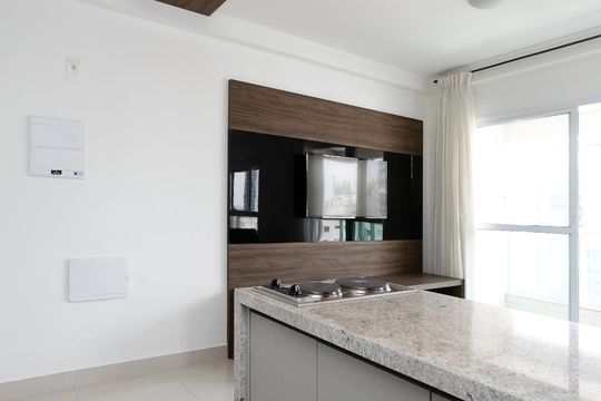 Cozinha de apartamento para alugar com 1 quarto, 33m² em Pinheiros, São Paulo