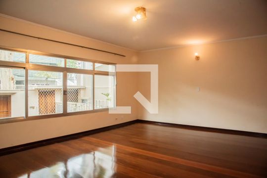 Sala de casa à venda com 3 quartos, 400m² em Chácara Inglesa, São Paulo
