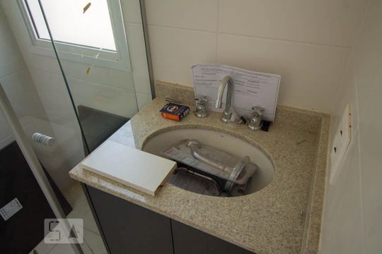 Banheiro da Suíte de apartamento para alugar com 2 quartos, 50m² em Vila Mariana, São Paulo