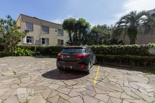 Garagem de apartamento à venda com 3 quartos, 106m² em Petrópolis, Porto Alegre