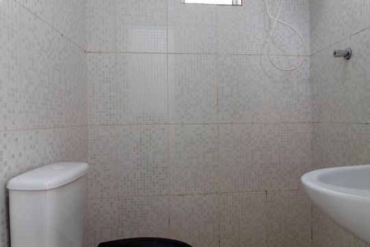 Banheiro de casa para alugar com 1 quarto, 30m² em Vila Guarani (z Sul), São Paulo