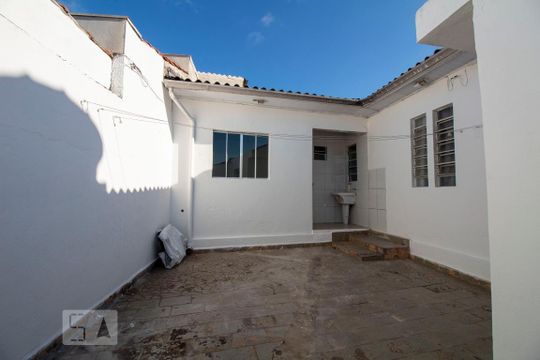 Quintal de casa para alugar com 1 quarto, 30m² em Vila Guarani (z Sul), São Paulo