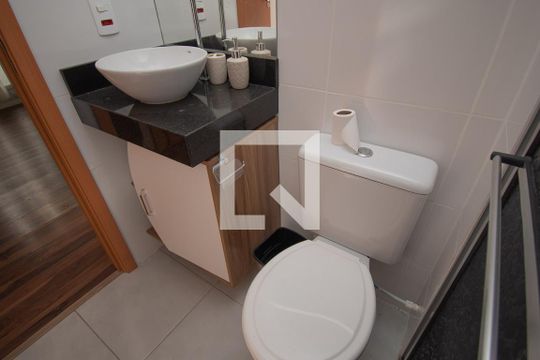 banheiro de apartamento para alugar com 2 quartos, 44m² em Canudos, Novo Hamburgo