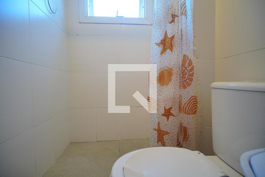 Banheiro de kitnet/studio para alugar com 1 quarto, 28m² em Pátria Nova, Novo Hamburgo
