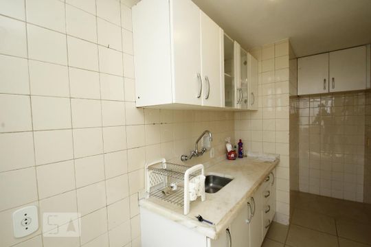 Cozinha de apartamento para alugar com 1 quarto, 50m² em Centro, Rio de Janeiro