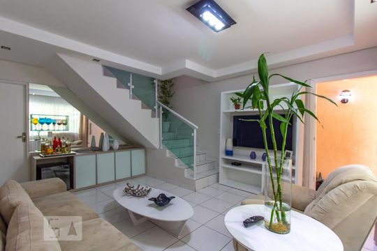 Casa à venda com 7 quartos, 180m² em Vila Moreira, São Paulo