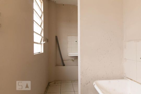 Área de Serviço  de apartamento para alugar com 2 quartos, 47m² em Conjunto Residencial José Bonifácio, São Paulo