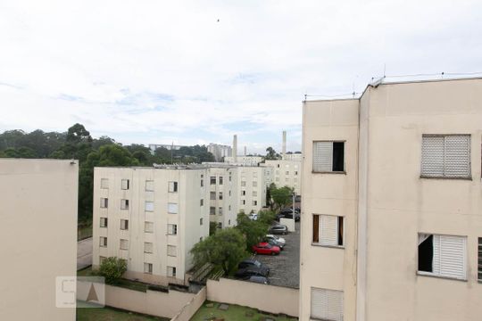 Vista do Quarto 2  de apartamento para alugar com 2 quartos, 47m² em Conjunto Residencial José Bonifácio, São Paulo