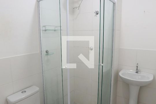 Banheiro de apartamento à venda com 2 quartos, 42m² em Vila Nhocune, São Paulo