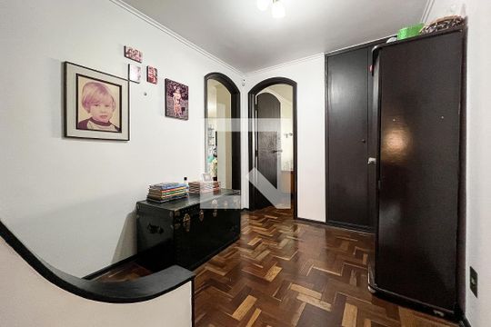 Hall de casa à venda com 3 quartos, 230m² em Alto de Pinheiros, São Paulo