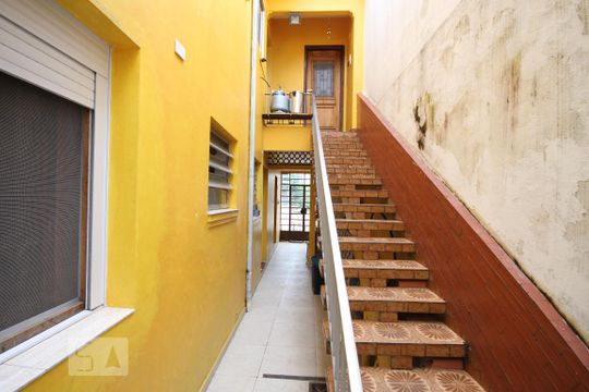 Quintal de casa à venda com 4 quartos, 150m² em Vila Monumento, São Paulo