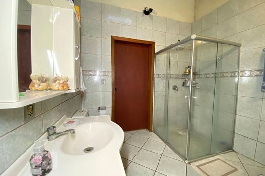 Banheiro de casa à venda com 2 quartos, 106m² em Hamburgo Velho, Novo Hamburgo