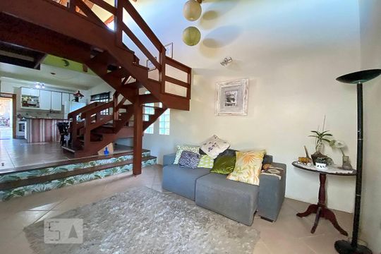 Casa à venda com 2 quartos, 106m² em Hamburgo Velho, Novo Hamburgo