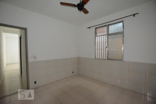 Quarto 2 de casa para alugar com 2 quartos, 110m² em Braz de Pina, Rio de Janeiro