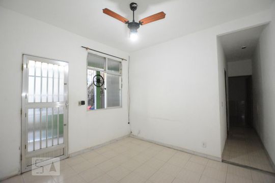 Quarto 2 de casa para alugar com 2 quartos, 110m² em Braz de Pina, Rio de Janeiro