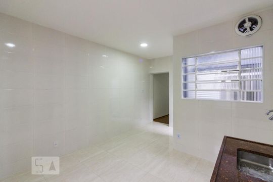 Cozinha de casa para alugar com 1 quarto, 90m² em Santana, São Paulo