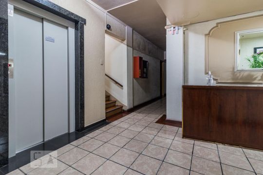 Hall social de apartamento à venda com 3 quartos, 124m² em Santana, Porto Alegre