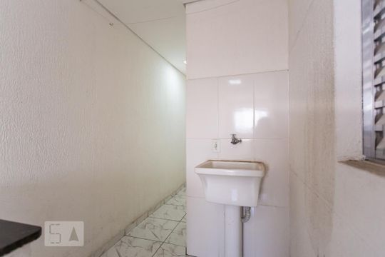 Área de Serviço de casa para alugar com 1 quarto, 25m² em Bandeiras, Osasco