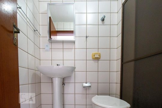 Banheiro do quarto 02 de apartamento para alugar com 2 quartos, 70m² em Centro, Florianópolis