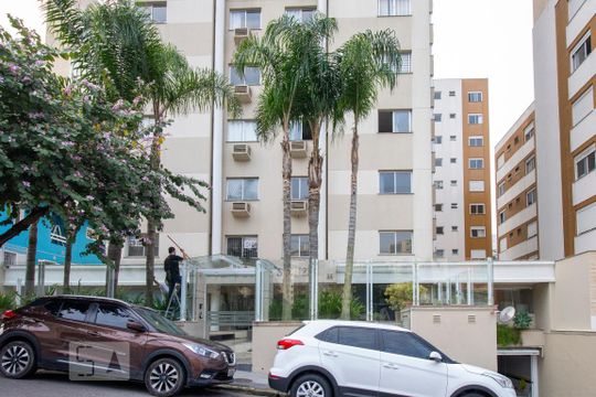Fachada de apartamento para alugar com 2 quartos, 70m² em Centro, Florianópolis