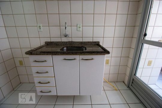 Cozinha - Armários de apartamento para alugar com 2 quartos, 70m² em Centro, Florianópolis