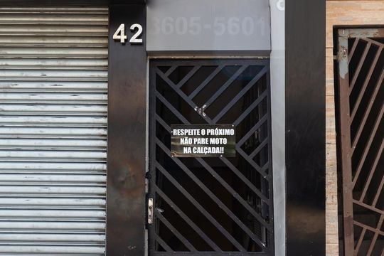 Fachada de casa para alugar com 1 quarto, 35m² em Bandeiras, Osasco