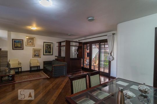 Sala 1 de casa à venda com 3 quartos, 252m² em Rio Branco, Porto Alegre
