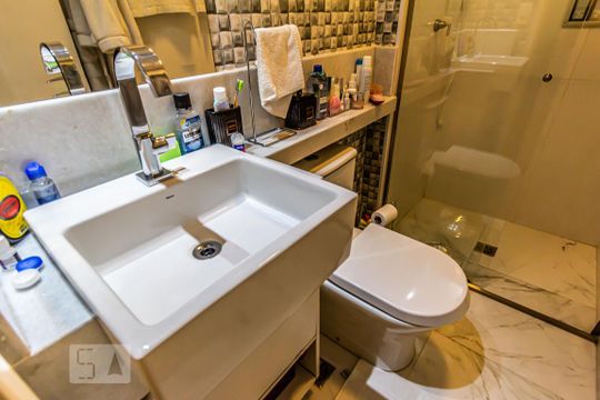 Banheiro de apartamento à venda com 1 quarto, 45m² em Santa Cecília, São Paulo