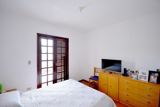 Quarto 1 de casa à venda com 4 quartos, 200m² em Bosque da Saúde, São Paulo