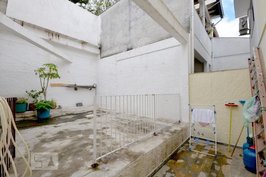 Quintal de casa à venda com 4 quartos, 200m² em Bosque da Saúde, São Paulo