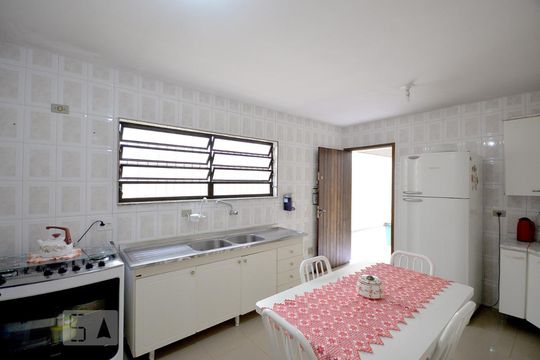 Cozinha de casa à venda com 4 quartos, 200m² em Bosque da Saúde, São Paulo