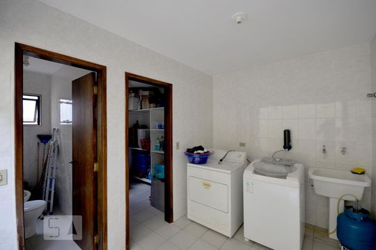 Area de Serviço de casa à venda com 4 quartos, 200m² em Bosque da Saúde, São Paulo