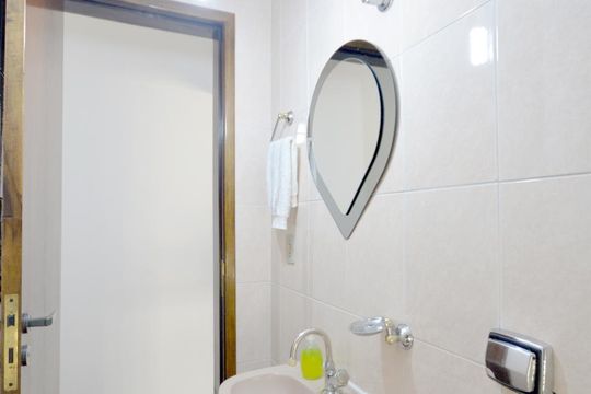 Lavabo de casa à venda com 4 quartos, 200m² em Bosque da Saúde, São Paulo